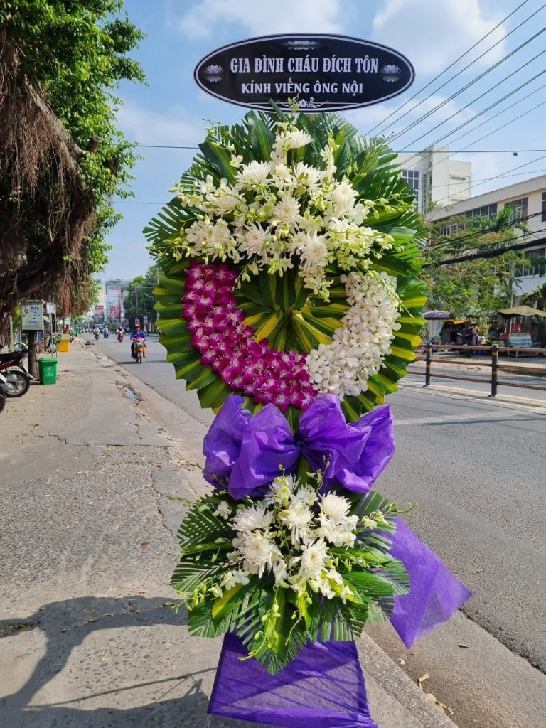 Giao Hàng Nhanh và Dịch Vụ Chu Đáo 