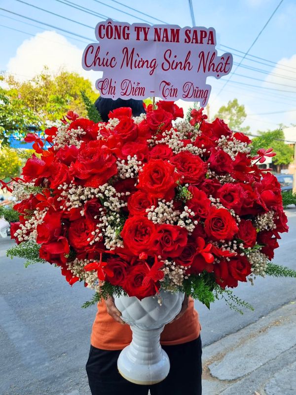 Dịch Vụ Giao Hoa Nhanh Chóng và An Toàn